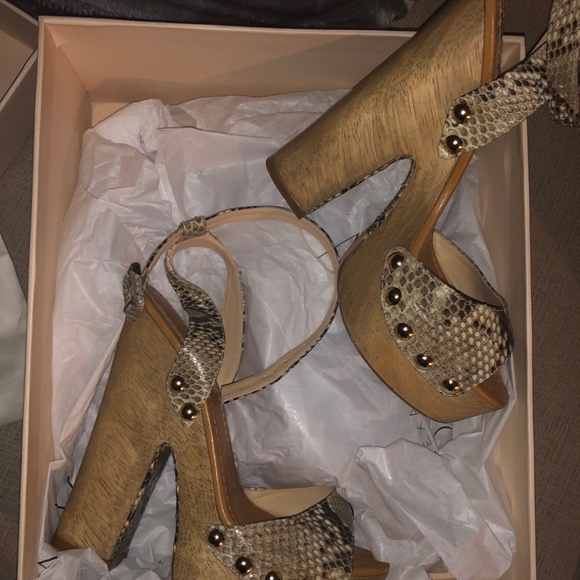 Alexandre Birman Zoee Python Sandals - Picture 6 of 8